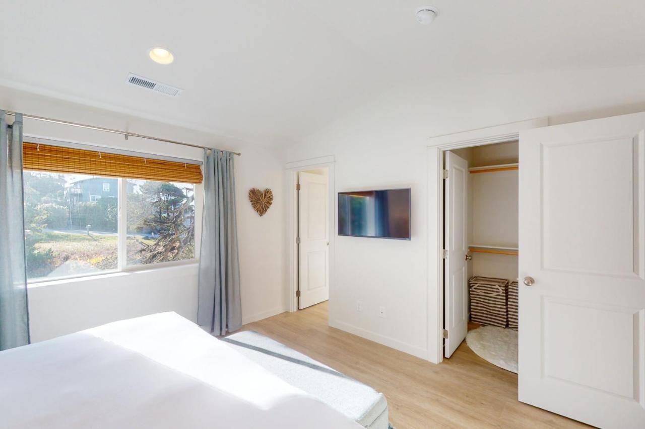 Turquoise Dreams Villa Lincoln City Ngoại thất bức ảnh