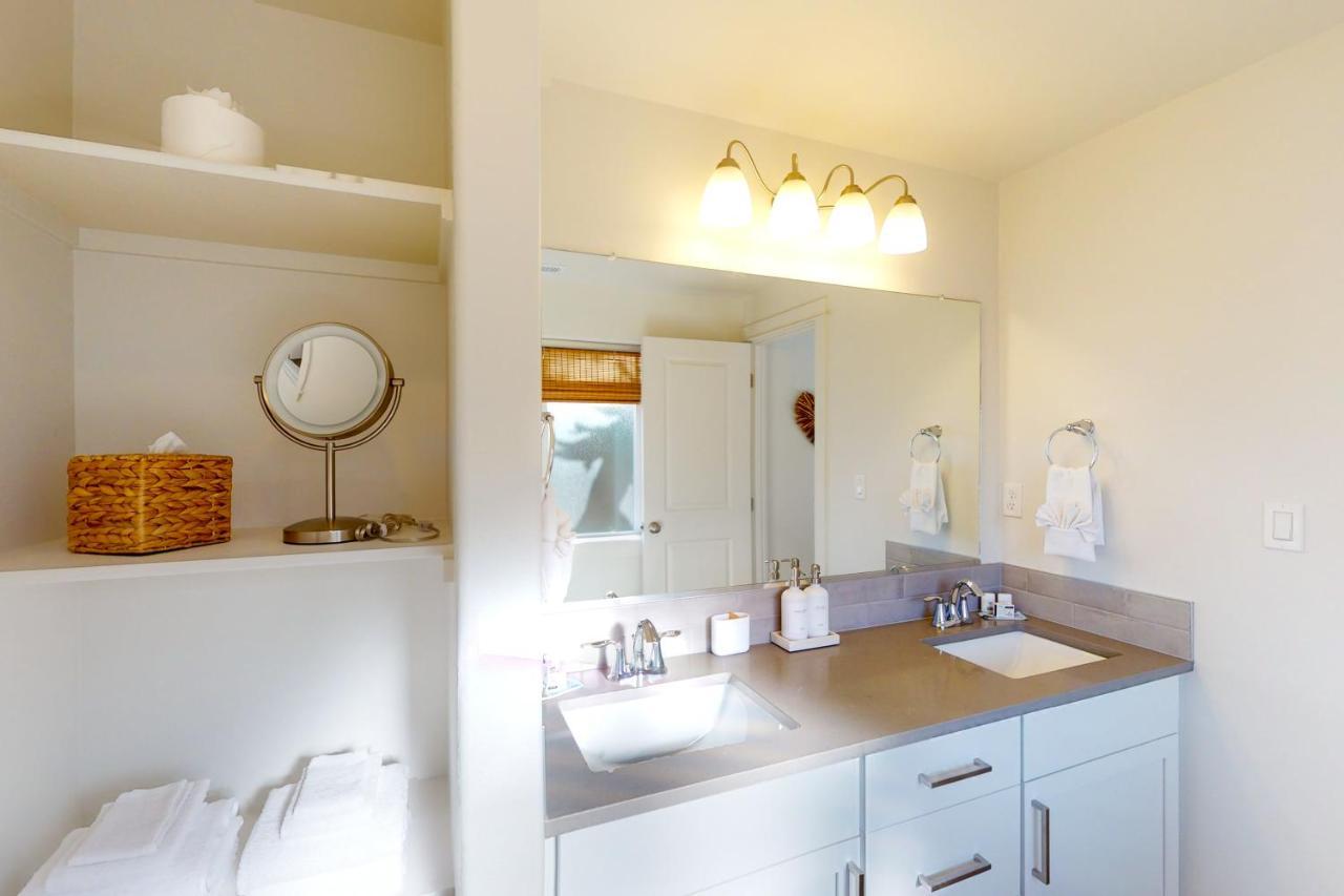 Turquoise Dreams Villa Lincoln City Ngoại thất bức ảnh